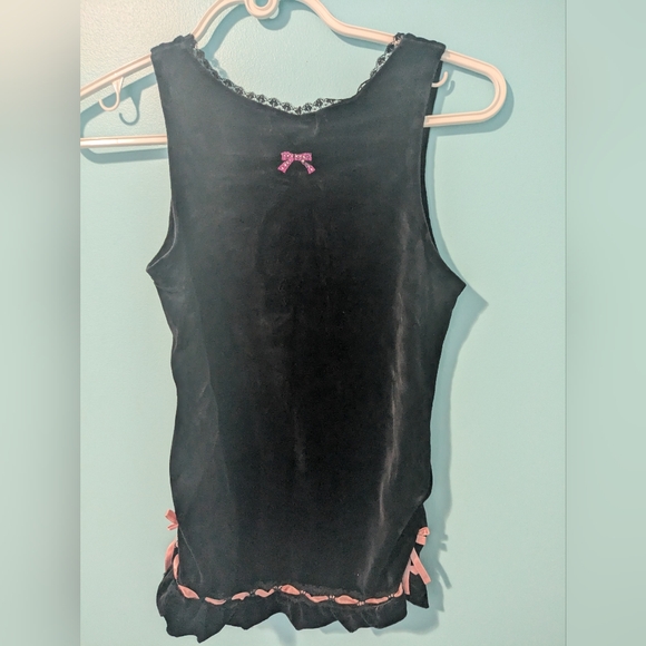 Velvet LIZ LISA sleeveless top with rhinestones and ribbon - Picture 2 of 5